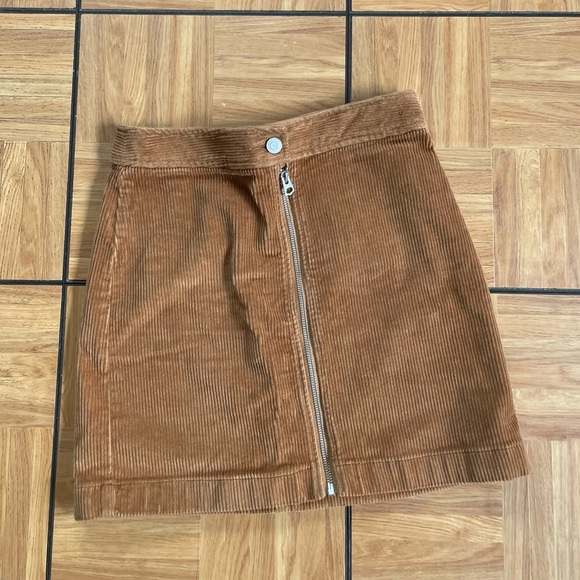 Aritzia Dresses & Skirts - Aritzia Wilfred Free corduroy skirt